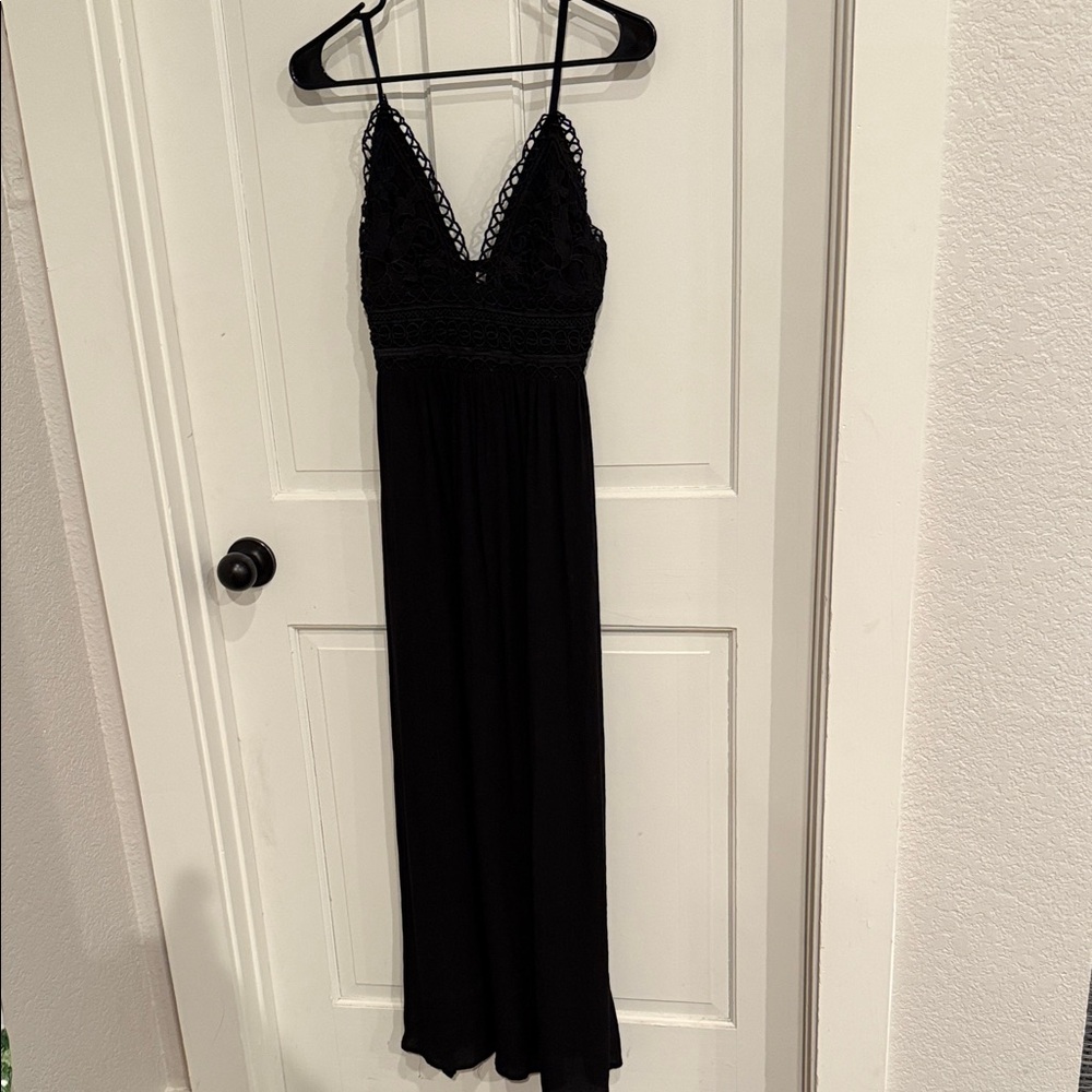 Elegant Black Lace Maxi Dress
